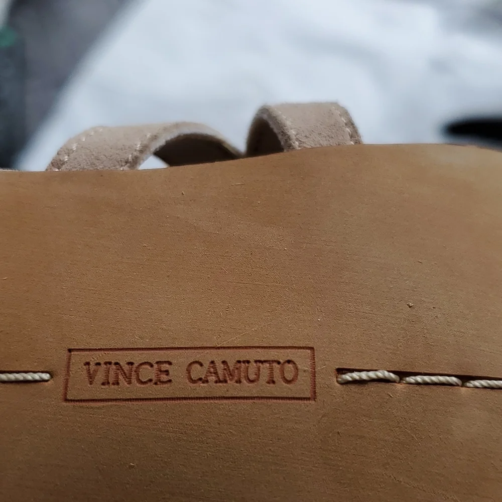 NWOT Vince Camuto suede sandals - Picture 9 of 10
